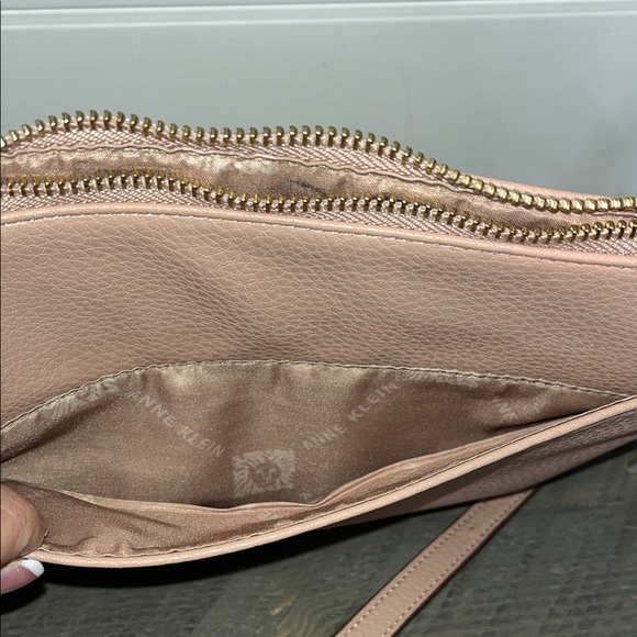 Anne Klein Crossbody Bag Rose/Pink With Gold Tone Hardware - Picture 5 of 8